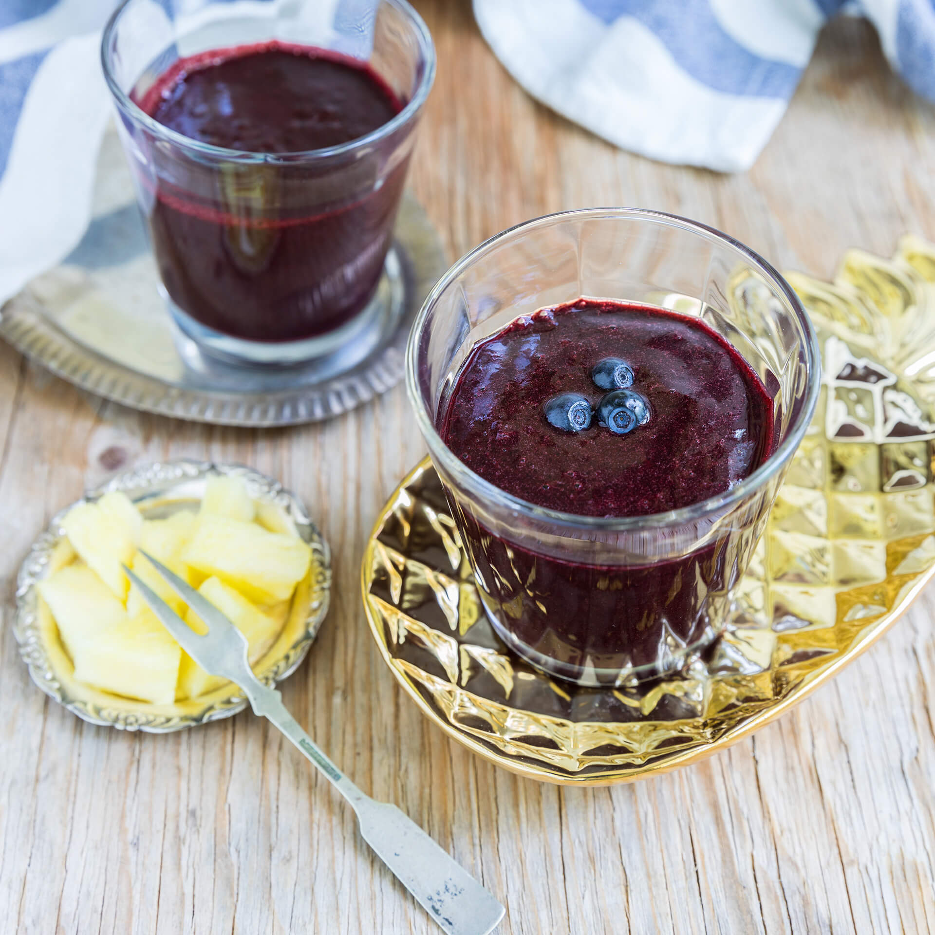 SteviaSweet | Blueberry and pineapple smoothie